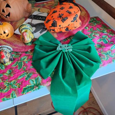 Assorted Holiday Decor (UCC-JS)