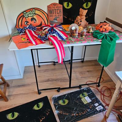 Assorted Holiday Decor (UCC-JS)