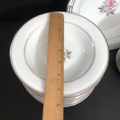 LOT 10A: Vintage Noritake China Roanne 5794 Set
