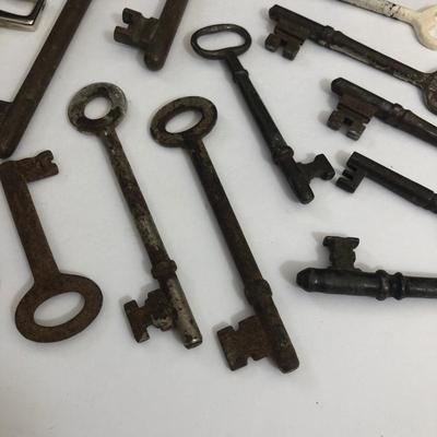 LOT 20A: Collection of Vintage Keys