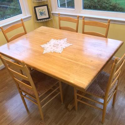 LOT 149K: Light Wood Kitchen / Dining Table w/ 5 Chairs