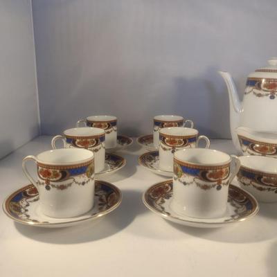 Vintage European Victoria China 20-piece Tea Set