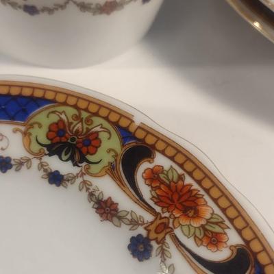 Vintage European Victoria China 20-piece Tea Set