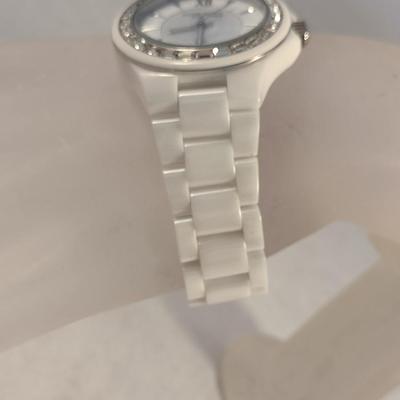 Pair of Women's Fashion Wrist Watches Citizens and Victorinox Swiss Army (#10)