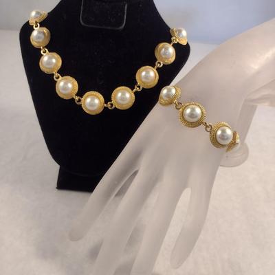 Vintage Napier Gold Tone and Faux Pearl Matching Bracelet and Necklace Set (#13)