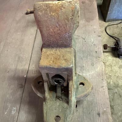 Antique Bench Vise