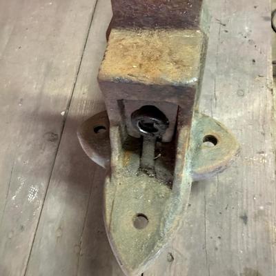 Antique Bench Vise