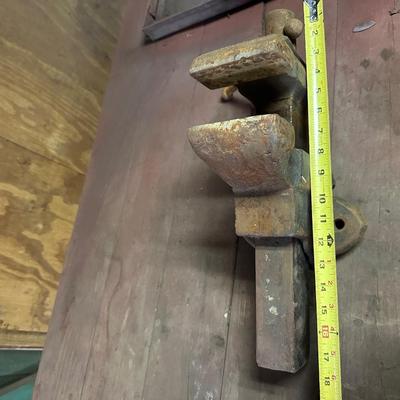 Antique Bench Vise