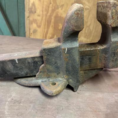 Antique Bench Vise