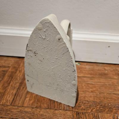 Five Cast Iron Sadirons (LR-DW)