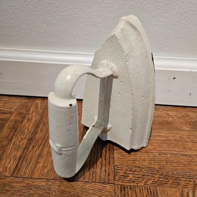 Five Cast Iron Sadirons (LR-DW)
