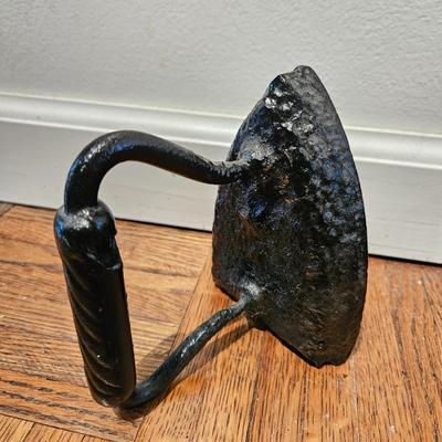 Five Cast Iron Sadirons (LR-DW)