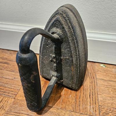 Five Cast Iron Sadirons (LR-DW)
