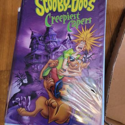 Lot of 11 vhs kids movies, 9 scooby doo and 2 others