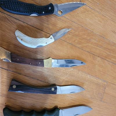 Lot of 5 folding knives