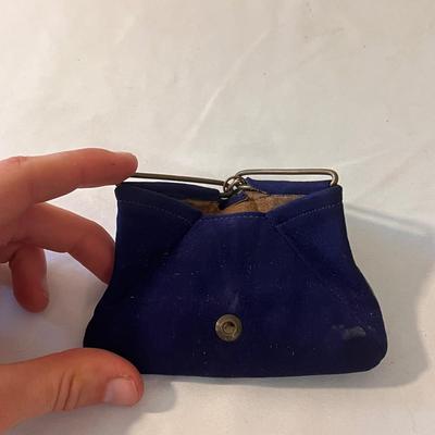 Assortment of Vintage Scarfs, Coin Purses, and More (D-DZ)