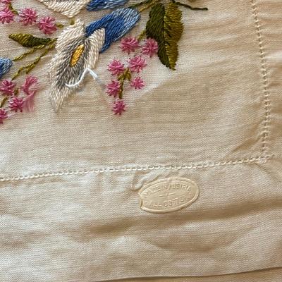 Assortment of Vintage Scarfs, Coin Purses, and More (D-DZ)