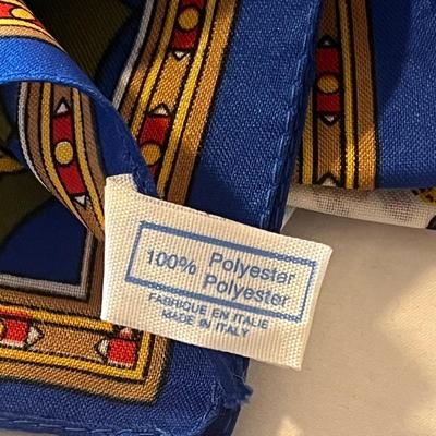 Assortment of Vintage Scarfs, Coin Purses, and More (D-DZ)
