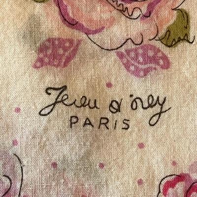Assortment of Vintage Scarfs, Coin Purses, and More (D-DZ)