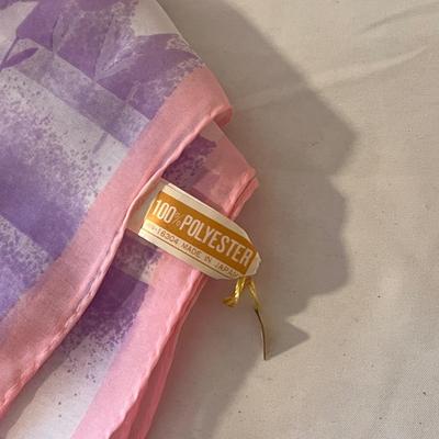 Assortment of Vintage Scarfs, Coin Purses, and More (D-DZ)