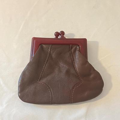 Assortment of Vintage Scarfs, Coin Purses, and More (D-DZ)