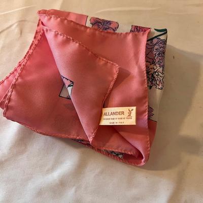 Assortment of Vintage Scarfs, Coin Purses, and More (D-DZ)