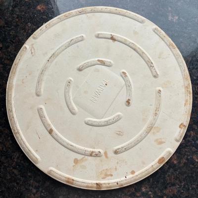 Pizza Baking Dishes and Equipment (K-MK)