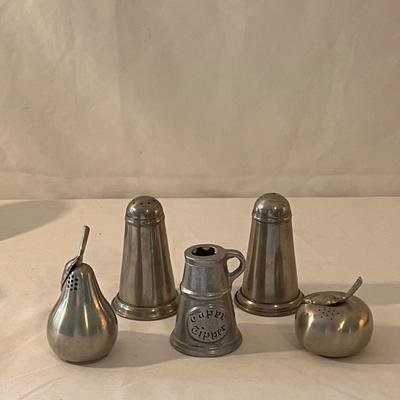 Stieff Pewter Serveware, Candlesticks & More (D-DZ)