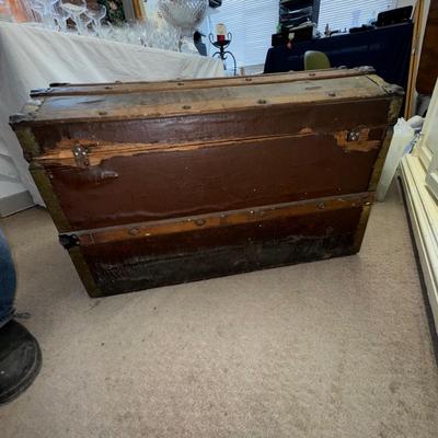 1120 Antique Trunk