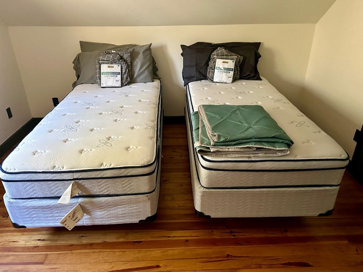 Second hand twin beds discount
