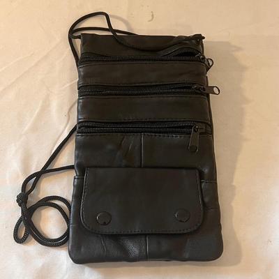 Bags by Baggallini and More (D-DZ)