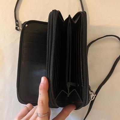 Bags by Baggallini and More (D-DZ)