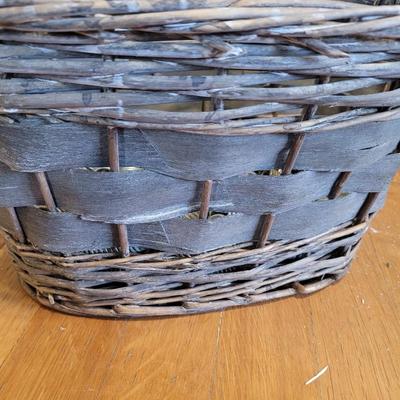 Lot of assorted springs in a basket