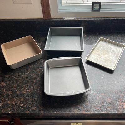 Muffin Tins, Loaf Pans and More (K-MK)