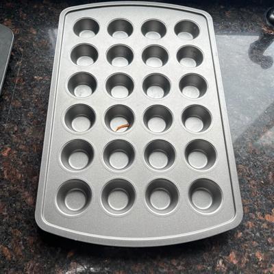 Muffin Tins, Loaf Pans and More (K-MK)