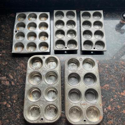 Muffin Tins, Loaf Pans and More (K-MK)
