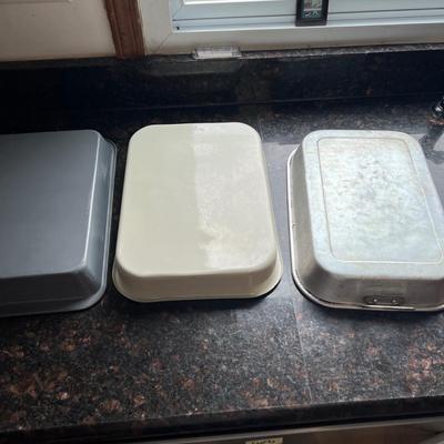 Muffin Tins, Loaf Pans and More (K-MK)