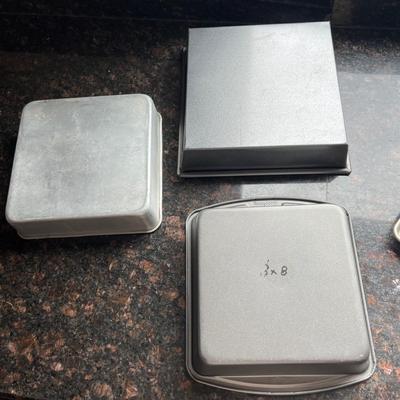 Muffin Tins, Loaf Pans and More (K-MK)