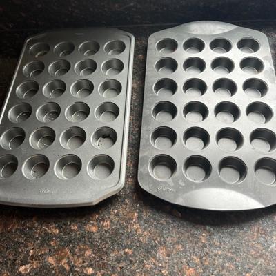 Muffin Tins, Loaf Pans and More (K-MK)
