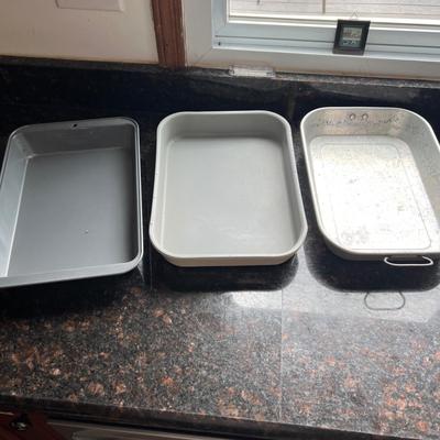 Muffin Tins, Loaf Pans and More (K-MK)
