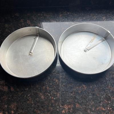 Muffin Tins, Loaf Pans and More (K-MK)