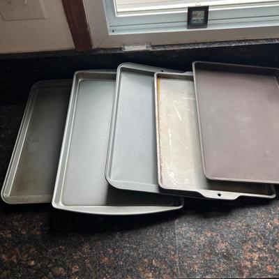 Muffin Tins, Loaf Pans and More (K-MK)