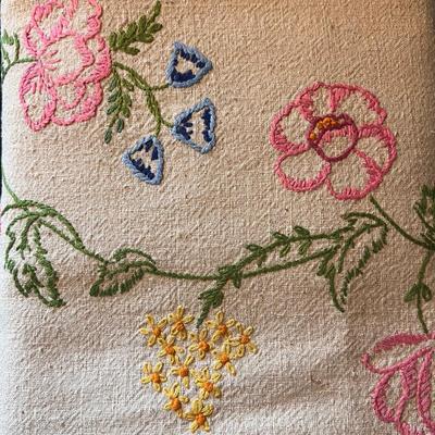Vintage Linens and Placemats (D-DZ)