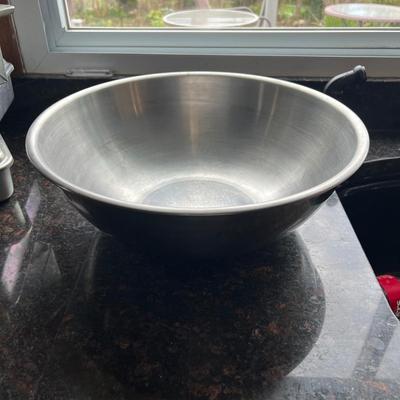 Stainless Steel Mixing Bowls, Pans and More (K-MK)
