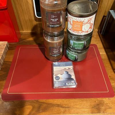 Candle and placemat lot