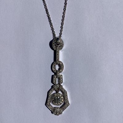 Antique-like style 14k White Gold Necklace with Drop Dangle Pendent and 0.35 Carat Diamond