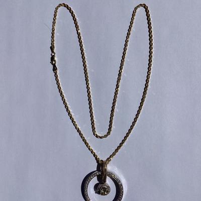 14K Gold Necklace with Circle Pendent and Round Cut Diamond