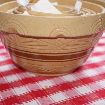 ANTIQUE YELLOW WARE NESTING STONEWARE BOWL SET W/BROWN BANDED. 14" TO 5"
