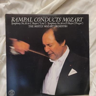 Lot of 8 vinyl lps classical and world music