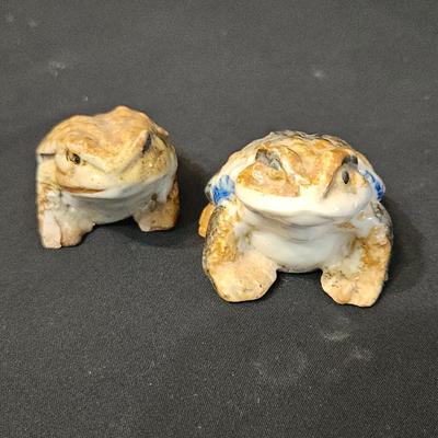Assortment of Frog Figurines (LR-DW)